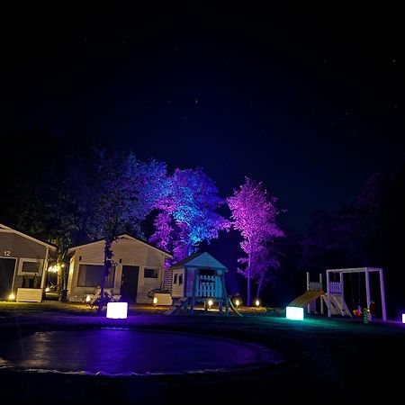 Lumi Resort Domki Letniskowe Z Podgrzewanym Basenem Rewal Exterior foto