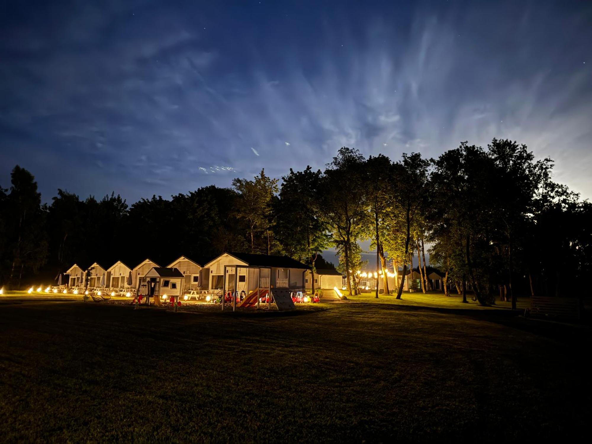 Lumi Resort Domki Letniskowe Z Podgrzewanym Basenem Rewal Exterior foto